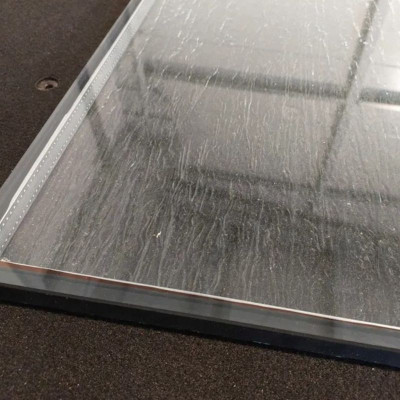 Kora 4 mm 118 silvit / 16 mm Alu Argon / Optitherm 4 mm Si3 793x840mm